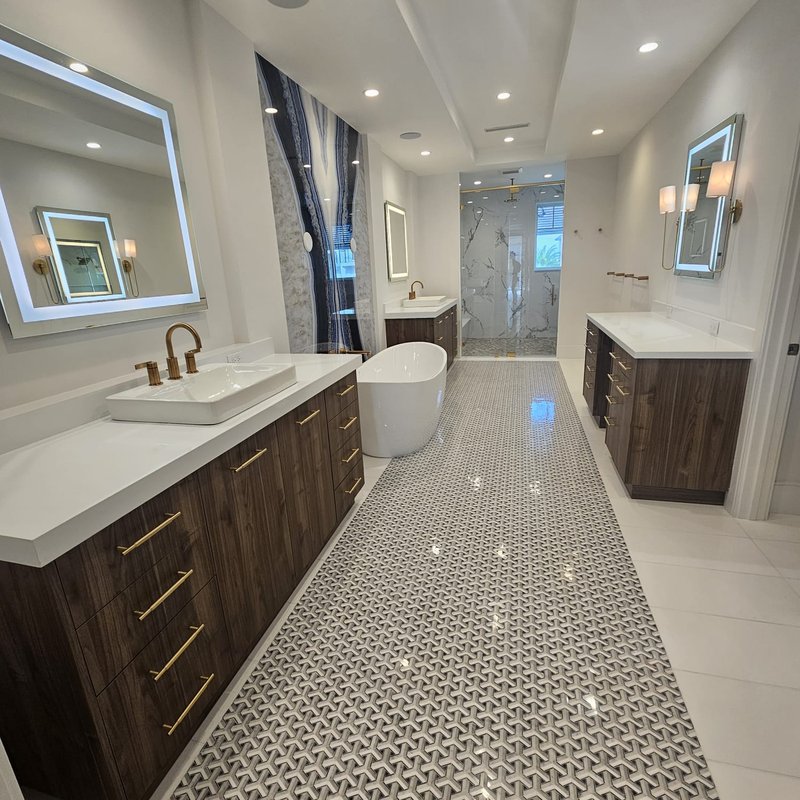 Bold tile flooring in Port St Lucie, FL