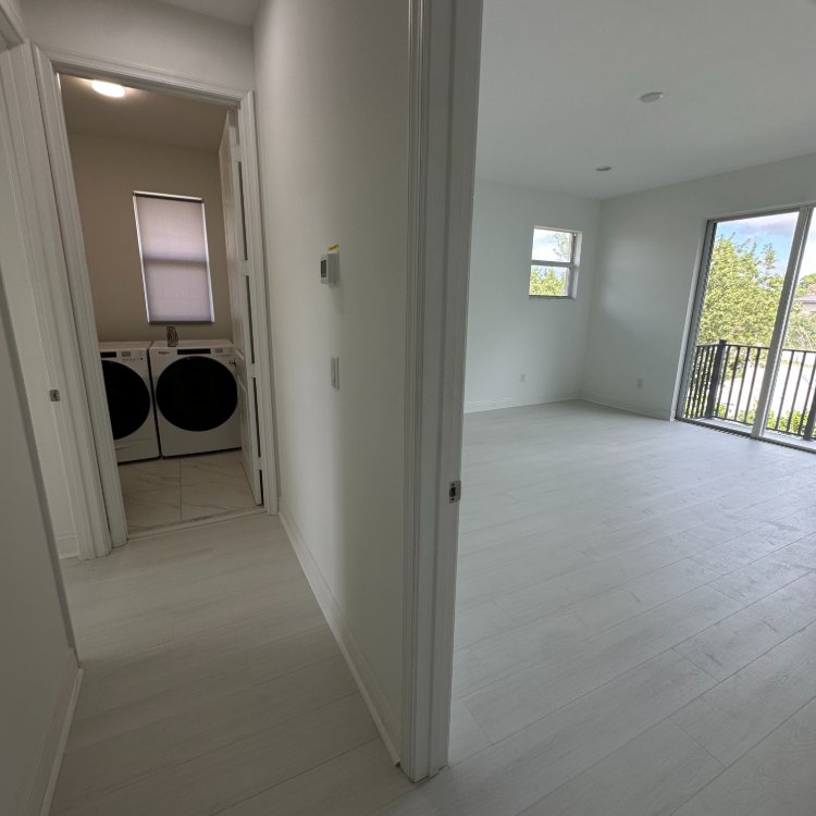 New Laminate floors in a Florida home